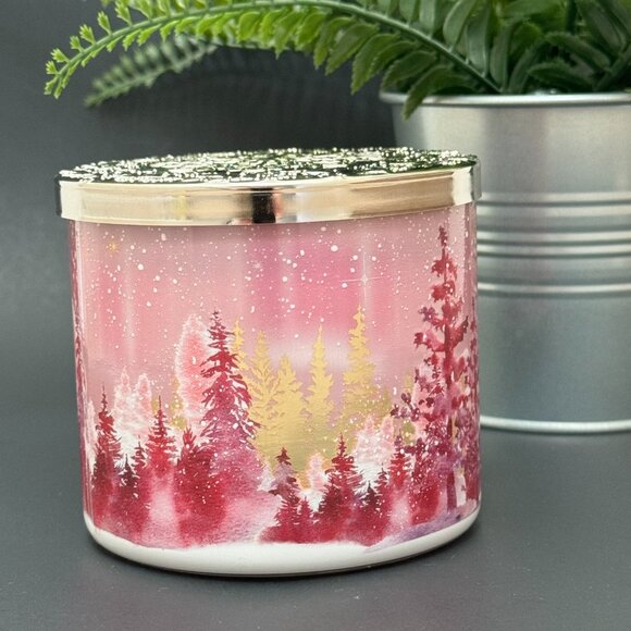 BBW Strawberry Snowflakes Bath & Body Works 3 Wick Candle Year 2024 Edition - Picture 2 of 10